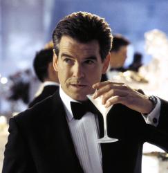 James Bond: Dnes neumieraj obrazok