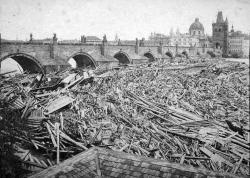 Stavby, povodně a rekonstrukce v historii Karlova mostu obrazok