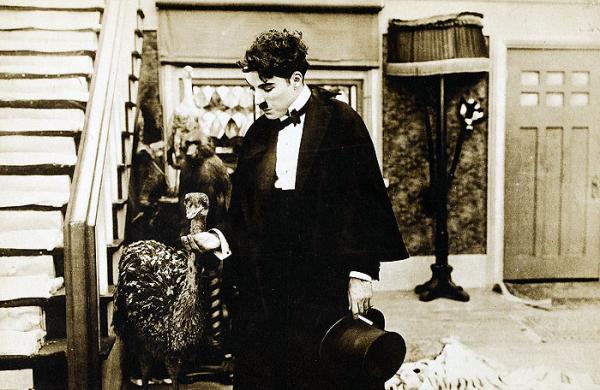 Chaplin sa vracia z flámu