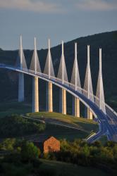 Millau Viadukt- most v oblacích obrazok