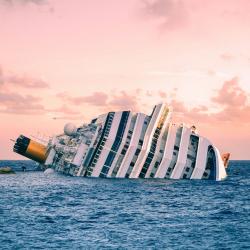 Tragédie lodi Costa Concordia obrazok