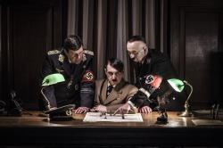Hitler a jeho stoupenci zla obrazok